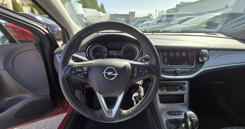 Opel Astra cena 46900 przebieg: 136996, rok produkcji 2019 z Sokołów Małopolski małe 191